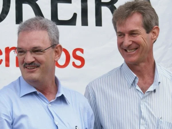 Geraldo e Edson lançam asfalto e UBS em Aral Moreira