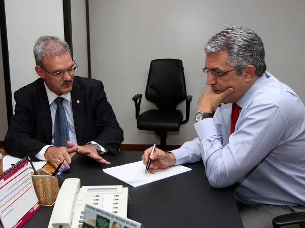 Ministro garante Centro para combate às drogas entre índios