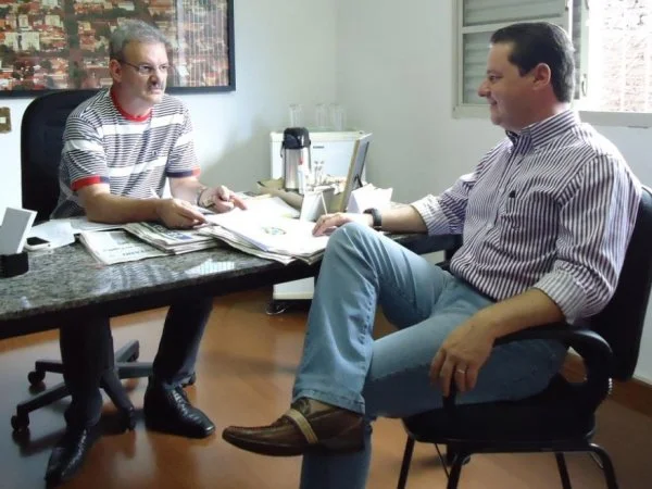Vereador se reuniu nesta sexta-feira no escritório do deputado para apresentar reivindicações. (Foto: Edmir Conceição)