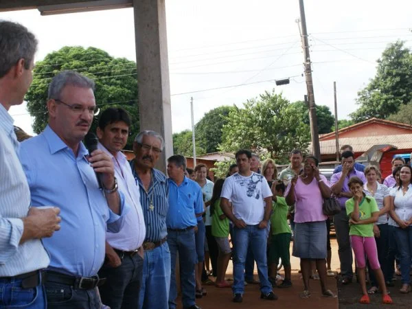 Lançamento de asfalto e UBS em Aral Moreira