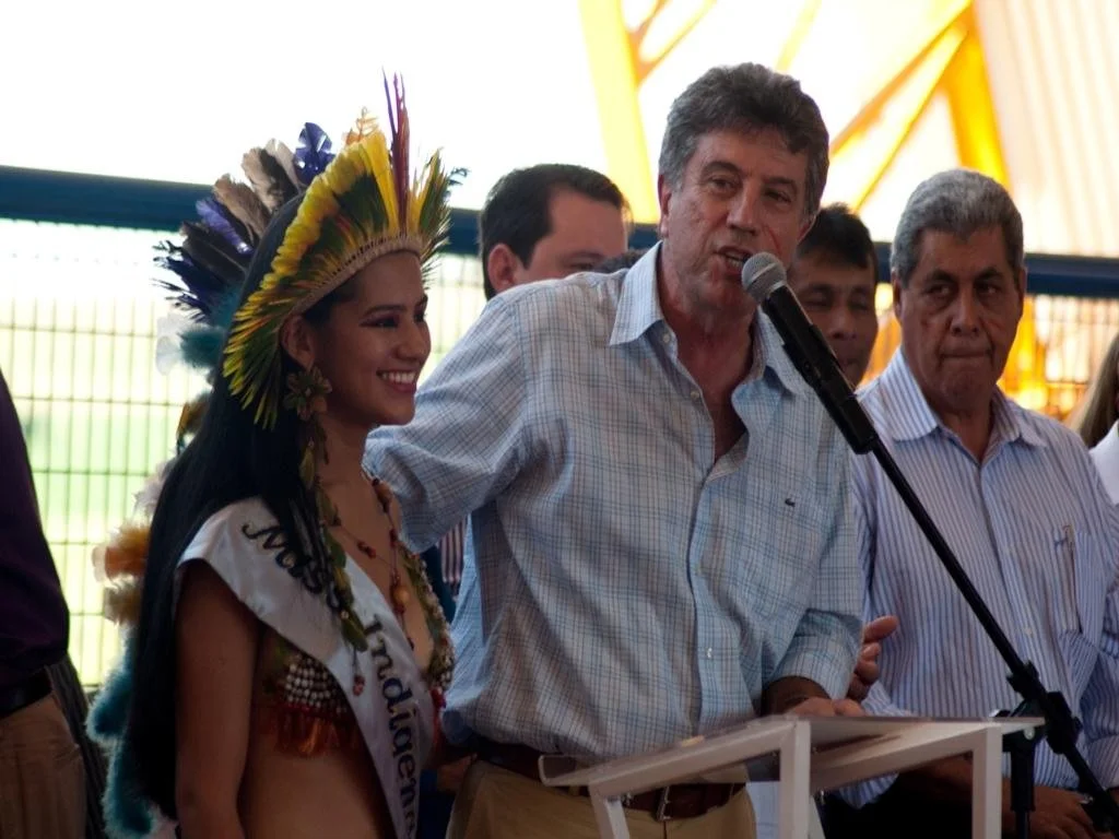 Prefeito Murilo Zauith discursa em solenidade de inauguração da Vila Olímpica Indígena. (Foto: Assecom)