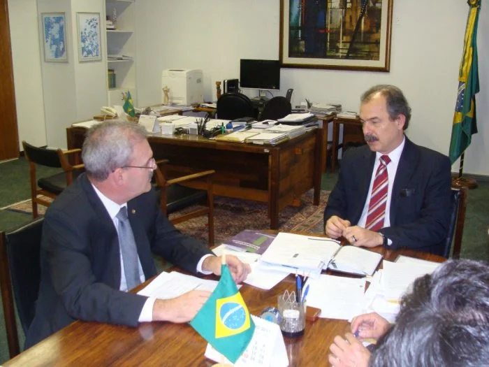 Deputado Geraldo Resende reivindica ao ministro Aloisio Mercadante centros de informática e internet banda larga nas comunidades rurais e indígenas. (Foto: Rodrigo Pael)