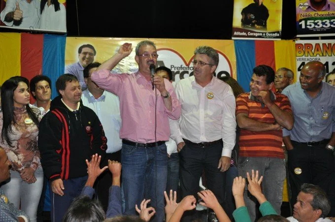 Geraldo participa de reunião em Glória de Dourados