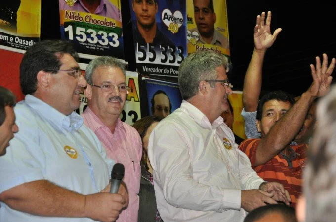 Geraldo participa de reunião em Glória de Dourados