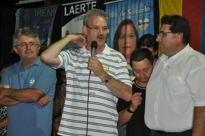 Veja fotos do comício do candidato a reeleição Arceno Athas