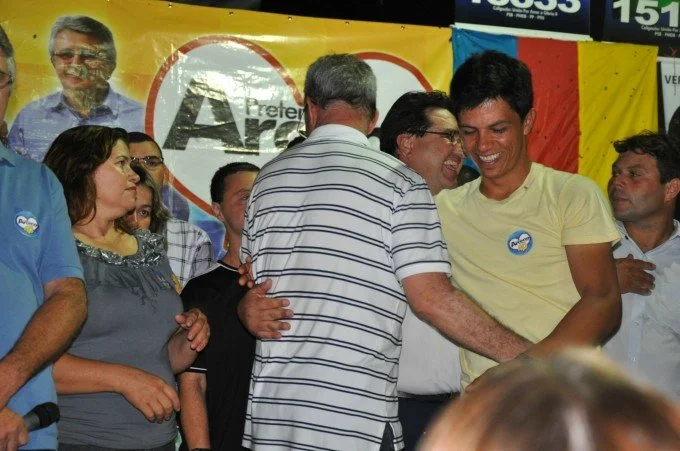 Veja fotos do comício do candidato a reeleição Arceno Athas