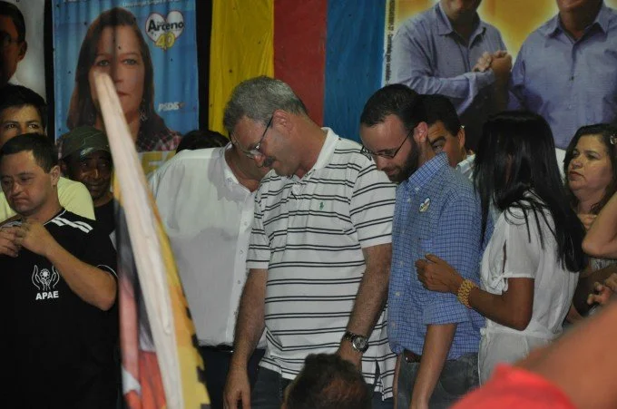 Veja fotos do comício do candidato a reeleição Arceno Athas