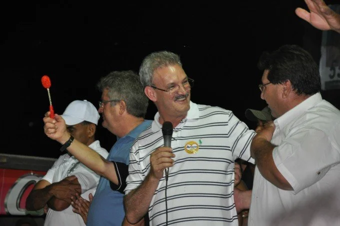Veja fotos do comício do candidato a reeleição Arceno Athas