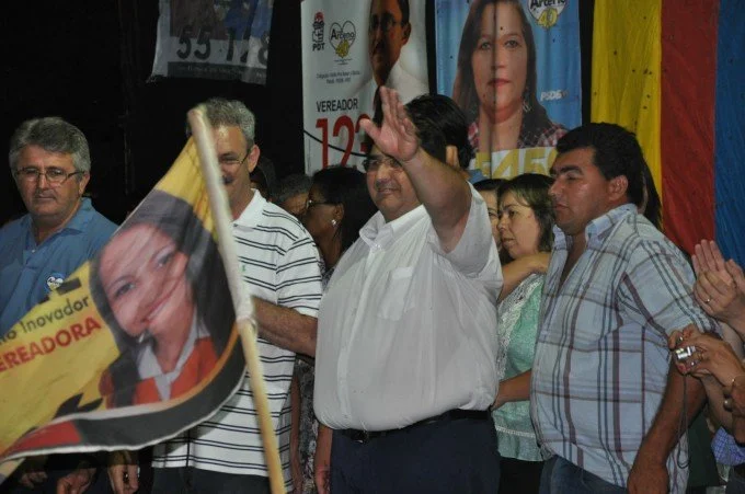 Veja fotos do comício do candidato a reeleição Arceno Athas