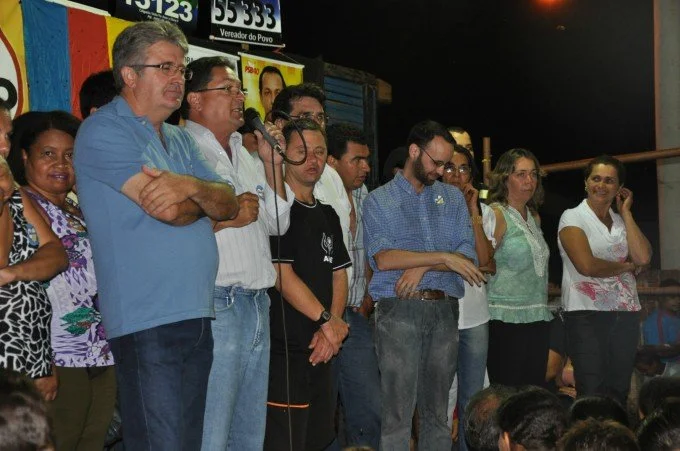 Veja fotos do comício do candidato a reeleição Arceno Athas
