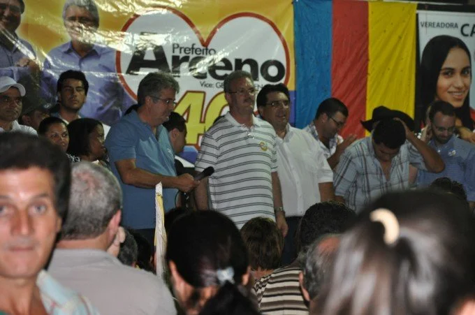 Veja fotos do comício do candidato a reeleição Arceno Athas