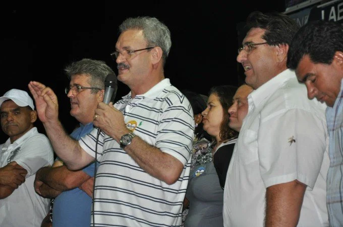 Veja fotos do comício do candidato a reeleição Arceno Athas