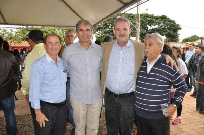 Praças são novos cartões postais de Dourados, diz Geraldo