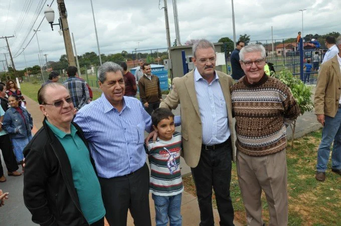 Praças são novos cartões postais de Dourados, diz Geraldo