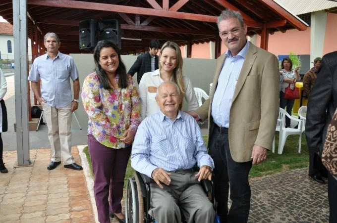 Praças são novos cartões postais de Dourados, diz Geraldo