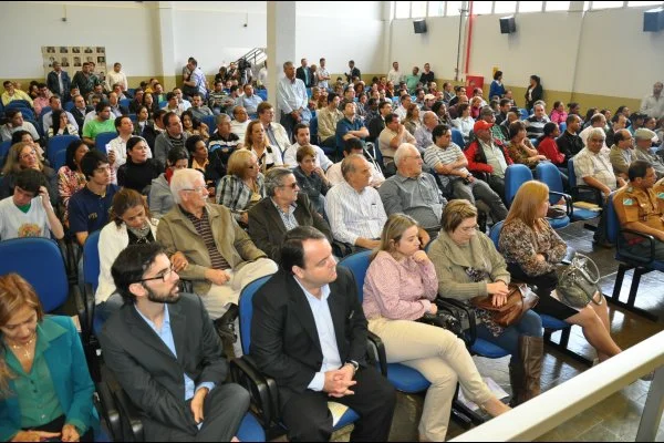 População lotou Câmara de Vereadores