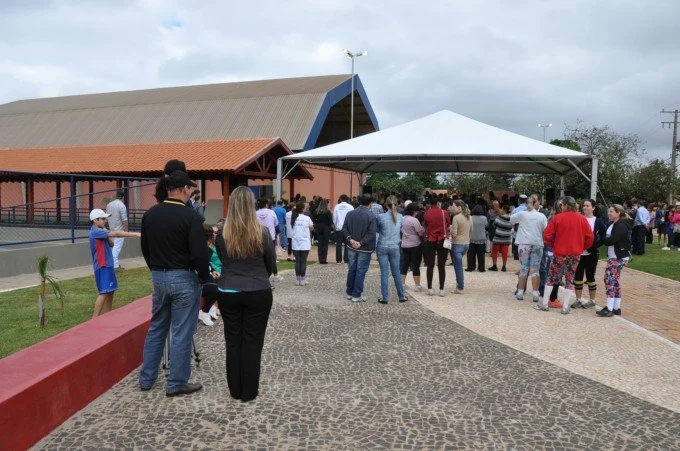 Praças são novos cartões postais de Dourados, diz Geraldo
