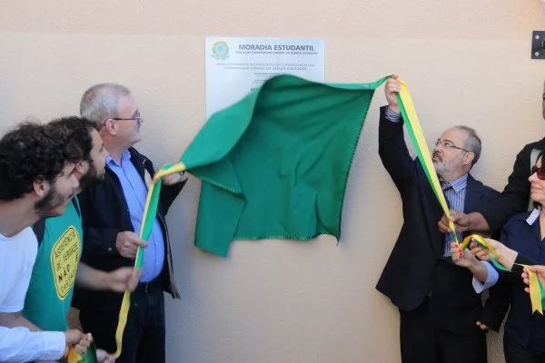 Deputado Geraldo Resende participa da inauguração da Casa do Estudante