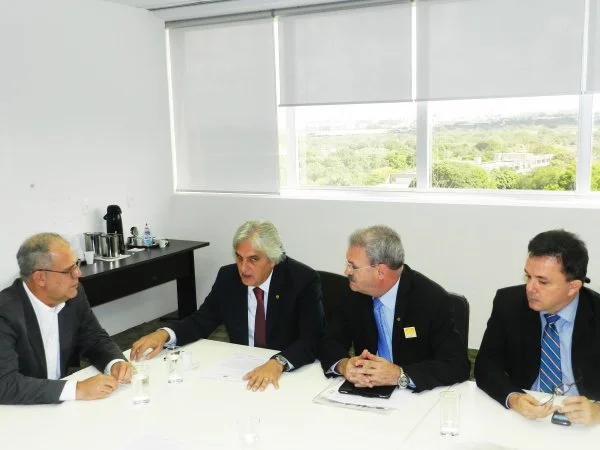 Traçado da ferrovia Estrela d’Oeste a Dourados será mantido, diz Geraldo