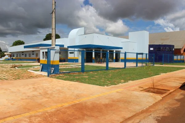 Fachada da Clínica da Mulher, construída ao lado do C.S.U do Jardim Água Boa, em Dourados