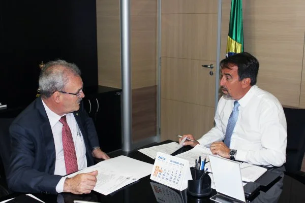 Deputado federal Geraldo Resende com o Ministro da Integração Nacional Gilberto Occhi