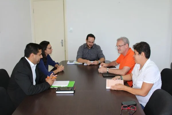 Deputado Geraldo Resende com representantes da UFGD e HU.