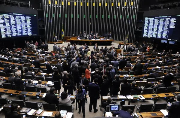 Plenário da Câmara dos Deputados aprova uso da fosfoetanolamina em pacientes com câncer