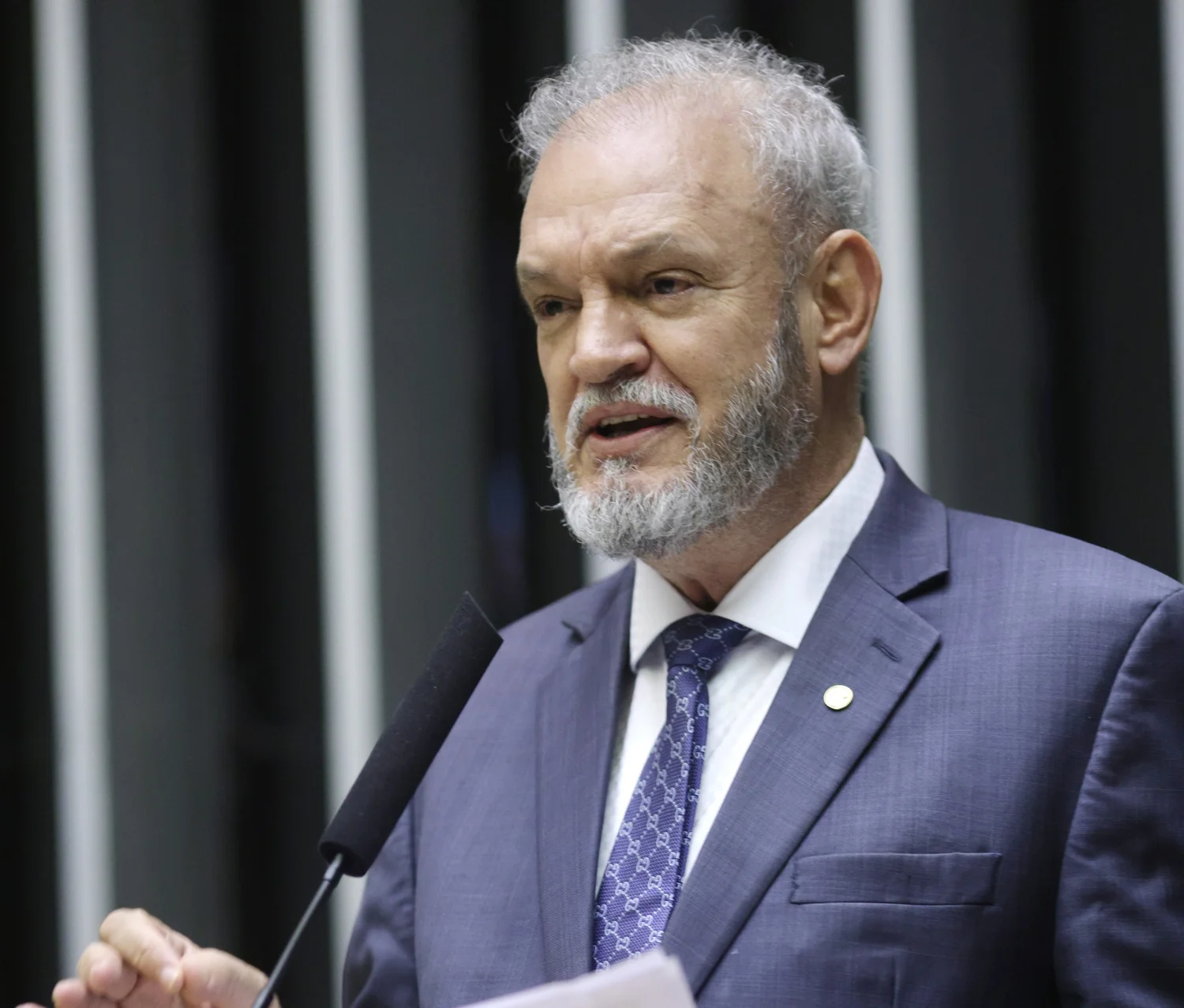 Câmara aprova projeto que anula resolução do Conanda e enfraquece proteção a meninas vítimas de estupro. Geraldo Resende votou contra