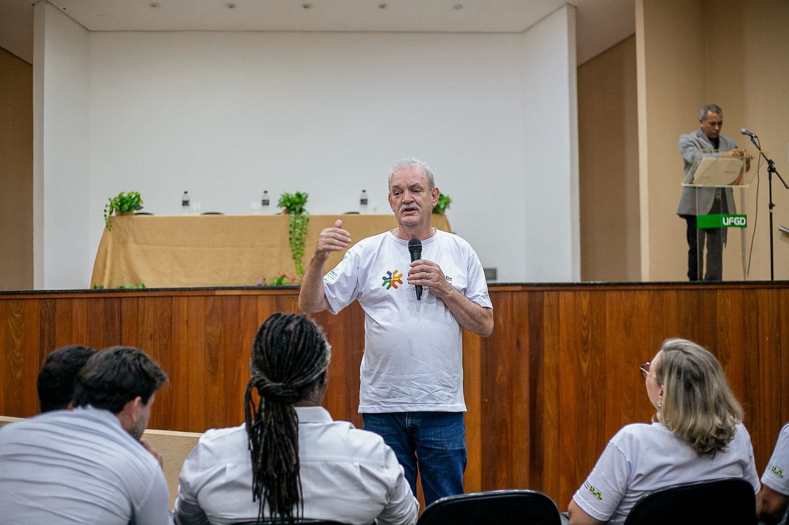 Geraldo Resende viabiliza kits escolares e materiais pedagógicos para Aral Moreira
